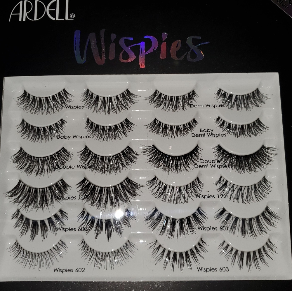 15 premium Wispies lash pairs